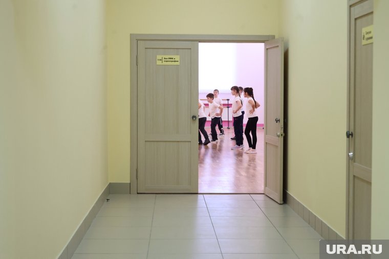 В детстве мальчик увлекся танцами