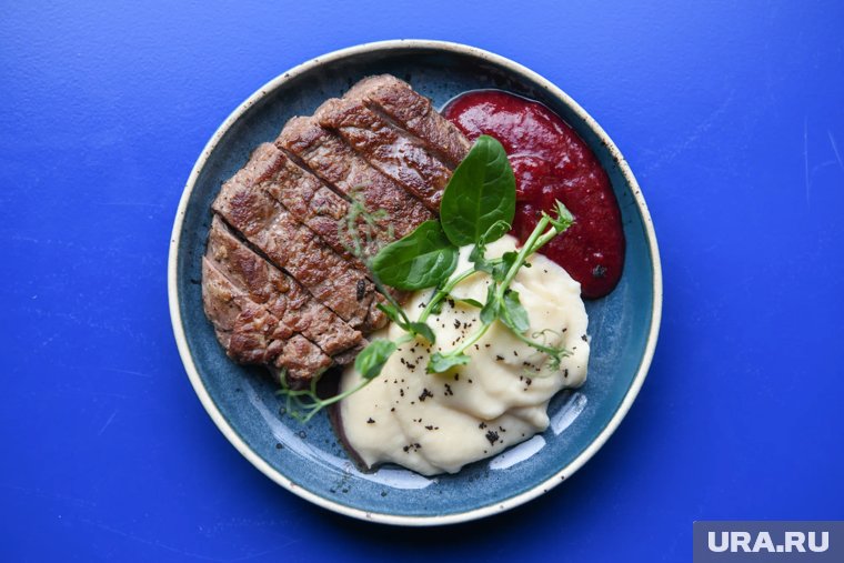 Оленина была нежной и сочной 