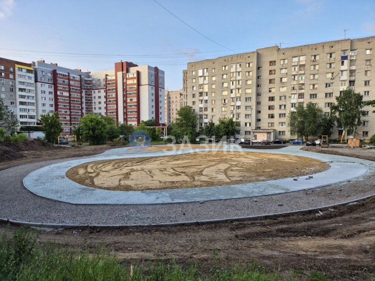 Пустырь между домами в Заозерном превращается в благоустроенный сквер