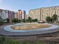 Пустырь между домами в Заозерном превращается в благоустроенный сквер