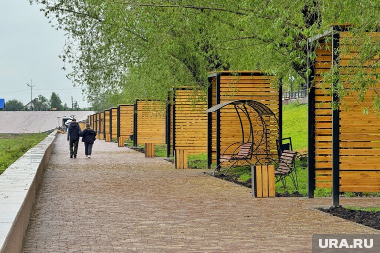 В Кургане продолжается благоустройство набережной (архивное фото)