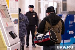 Вахтовые рабочие получают сотни тысяч рублей, при этом и нагрузка у них немалая