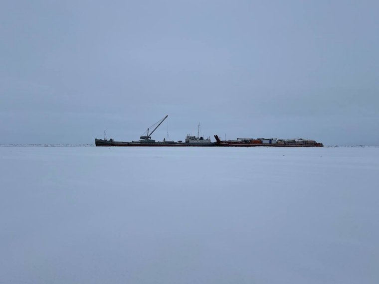 На судне дрова, водоочистные сооружения и ДЭС для поселка Гыда