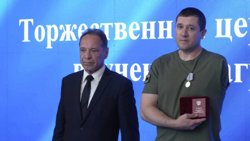 Ветеран СВО ХМАО Владимир Дегтярев получил медаль «За отвагу»