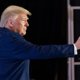 Обвинения в разврате и потеря миллионов: как развивался конфликт Трампа и Маска