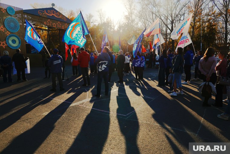 В Кургане прошел митинг-концерт в честь присоединения новых регионов