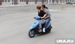 Зачастую на мопедах и питбайках гоняют дети, которые не соблюдают ПДД и не имеют прав (архивное фото)