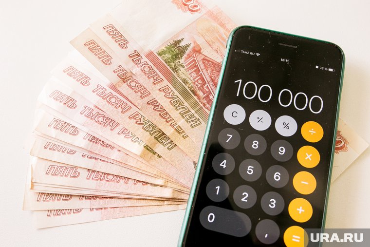 Автоблогер пытался дать взятку в размере 100 тысч рублей