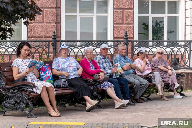 Пенсионеры могут подать заявление в банк или СФР по задержке пенсий