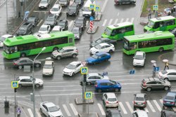 В центре Тюмени движение почти полностью остановилось