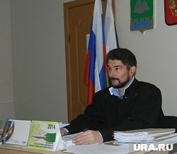 Судья Александр Свердлов общается с представителями СМИ Мишкинского района