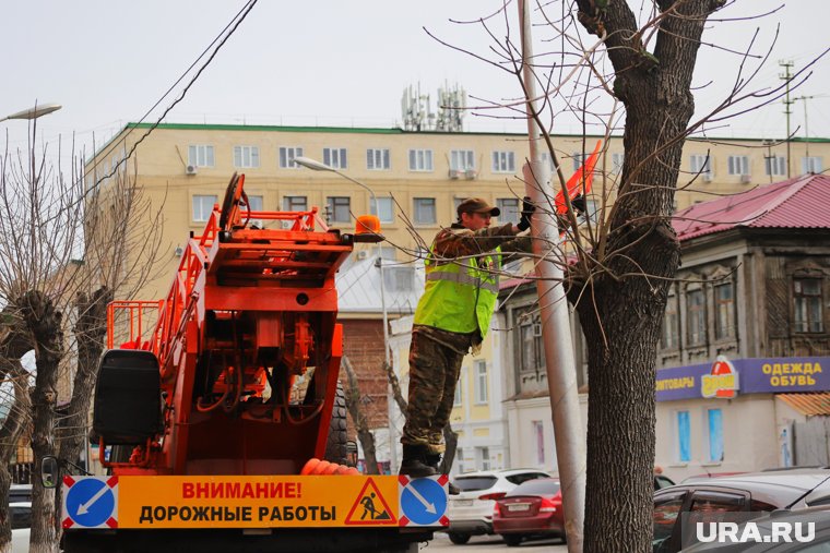 Начальство может заставить выйти на работу в праздник, издав дополнительное соглашение или приказ