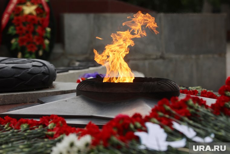 Частичка вечного огня появилась в Аксарке в рамках арктической экспедиции