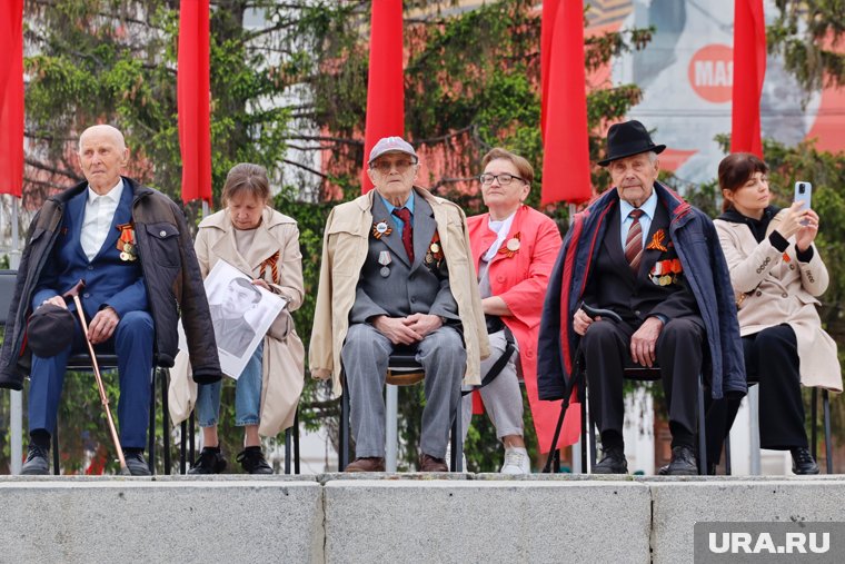 Ветераны Великой Отечественной войны прибыли на празднование 9 мая