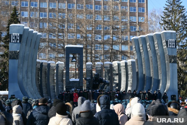 На памятной акции были не только ветераны и военнослужащие, но и студенты, школьники