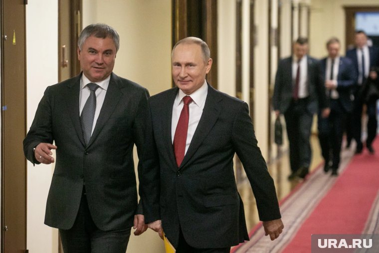 Путин принимает решения исключительно в интересах страны, заявил Володин