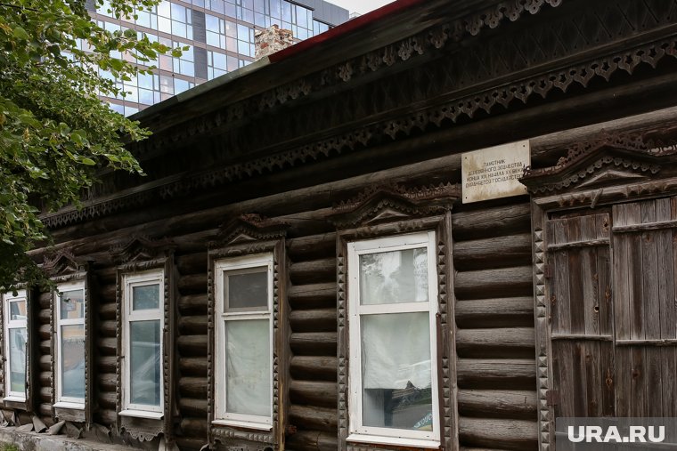 Дом расположен на Орловской