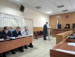 Прокурор Пешков читает показания Арутюняна для присяжных