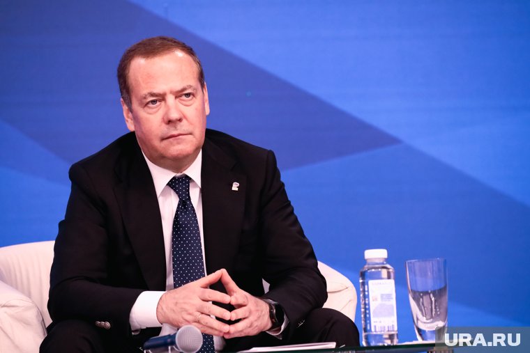 Медведев ответил Трампу, обозвавшего его «несостоявшимся президентом РФ»