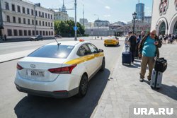 Челябинские таксисты не стали задирать цены (архивное фото)