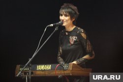 Земфира* расплакалась при воспоминании о России
