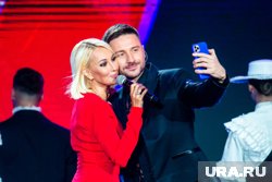 Звезды познакомились в 2008 году на церемонии «Новая волна», ведущими которой являлись много раз