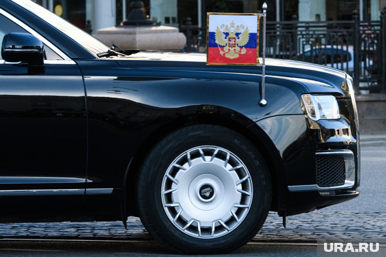 Разговор о делах в регионе Владимир Путин и Александр Хинштейн продолжили в президентской машине