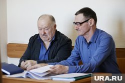 Игорь Минин с адвокатом готовятся к допросу подсудимого