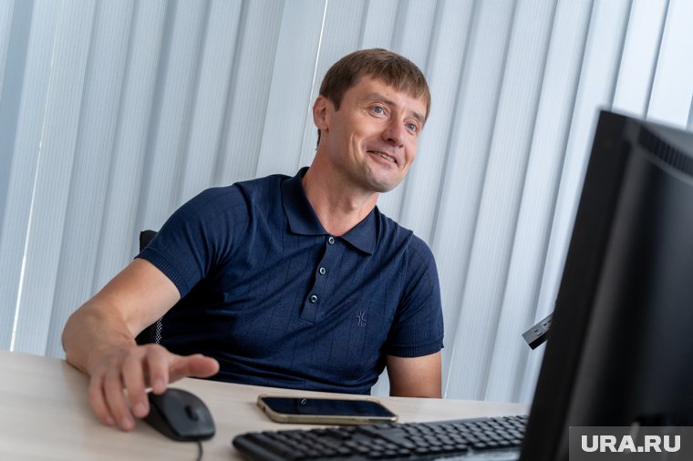 Владимир Иванов занимается продажей иномарок из Европы, Кореи, Японии