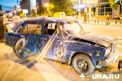 В результате хлопков пострадали четыре авто (архивное фото)