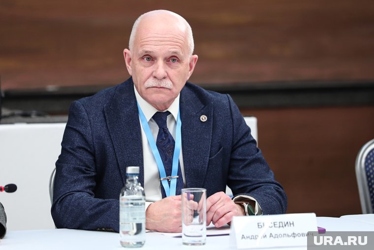 По словам Беседина, это необходимо, потому что в регионе отсутствует достаточное количество сотрудников