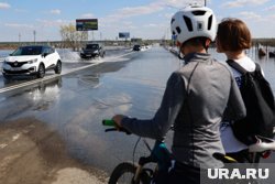 В Кургане в период паводка шоссе Тюнина полностью перекрывают 