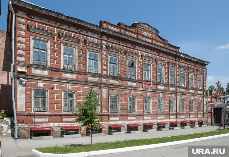 Ранее в здании жили преподаватели университета