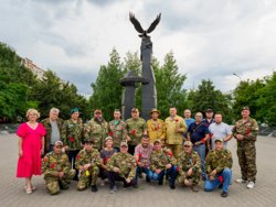 Свердловские и челябинские ветераны-электрометаллурги встретились благодаря ЧЭМК