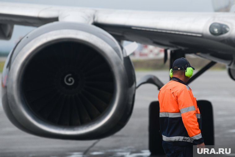 В США у гражданского самолета  Boeing 767 загорелся двигатель, он сел в Лос-Анджелесе