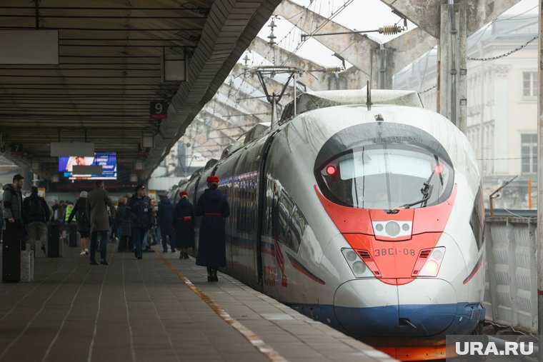 Между Москвой и Санкт-Петербургом пущены дополнительные поезда