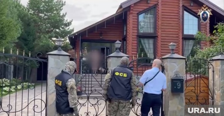 Владимир Мыльников встретил силовиков в своем особняке
