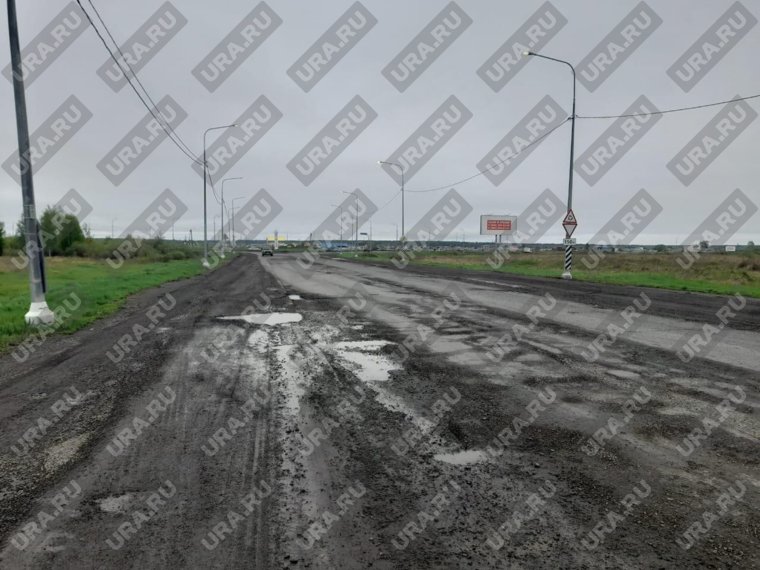 Асфальт на дороге сняли три недели назад