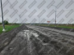 Асфальт на дороге сняли три недели назад