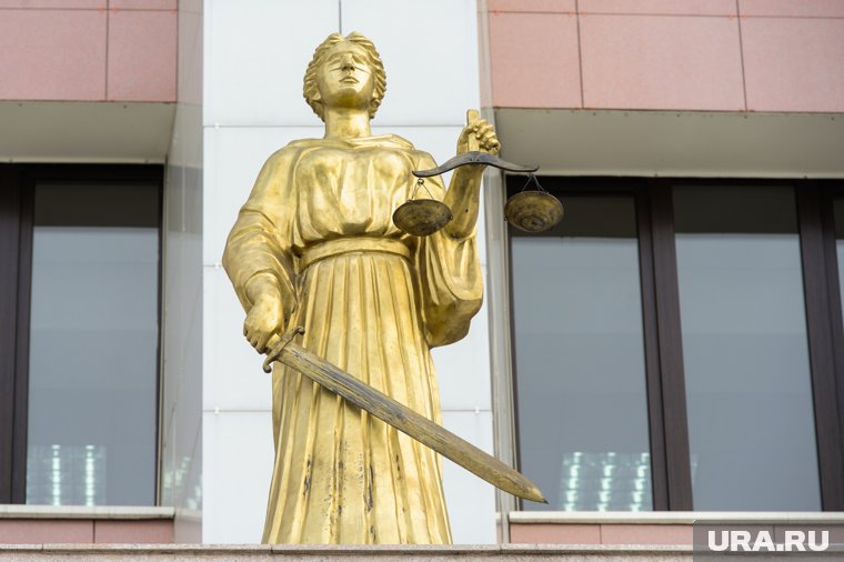 Сейчас осуществляется устройство конструкций пятого этажа здания