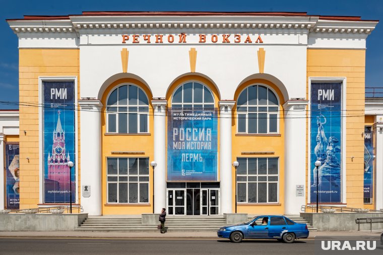 Экспозиция работает в здании Речного вокзала