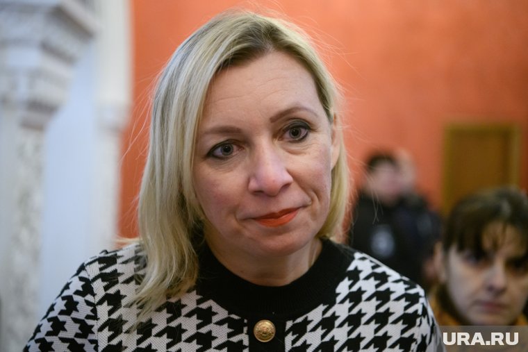 Захарова отметила контраст парадов в Москве и Львове