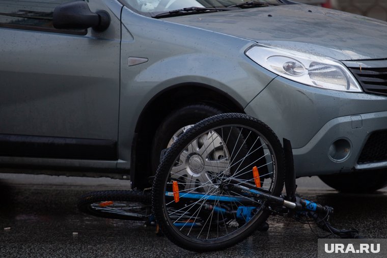 В Нижневартовске легковушка сбила несовершеннолетнего велосипедиста
