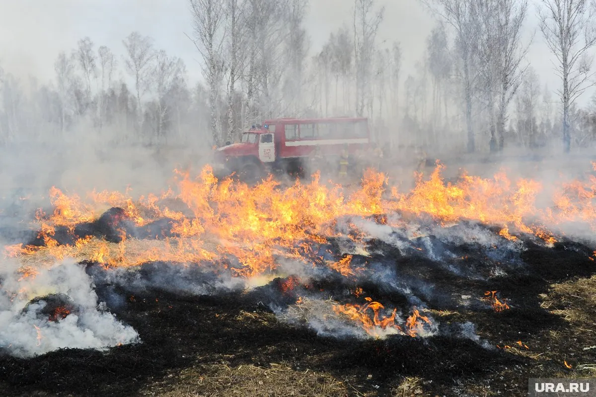 Возгорание возникло на шестом километре Велижанского тракта