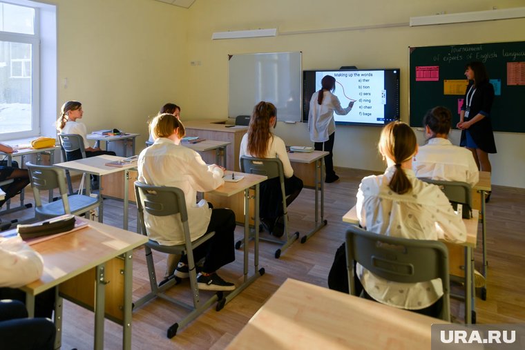 Строительство новых школ, кампусов, обновление материальной базы учебных заведений сделают работу преподавателей комфортнее, добавил Мишустин