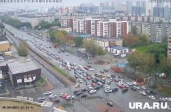 Пробка в Челябинске образовалась примерно в 7:30 утра