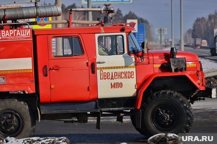 В Кетовском округе пожарных переводят на должности водителей