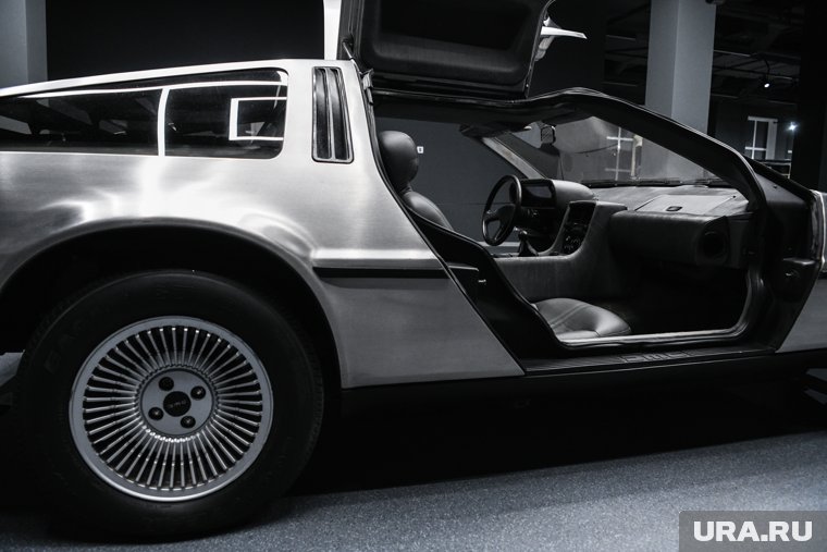 Спорткар DeLorean DMC-12 заметили в Перми