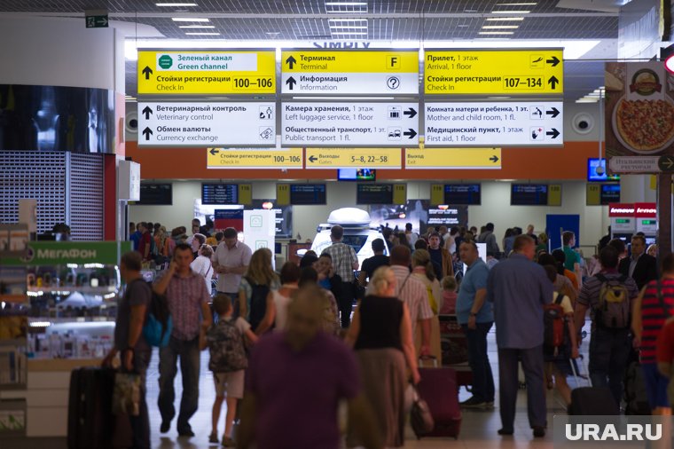Сотни пассажиров были вынуждены провести несколько часов в терминалах Шереметьево