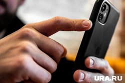 Очереди в банкомат и проблемы с такси: как живут свердловчане без мобильного интернета